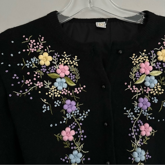 Vintage Floral Embroidered Flower Pattern Sweater 42 - Picture 6 of 8